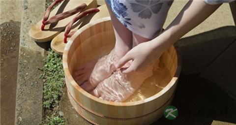 宫寒吃生姜和黑糖吃几个月