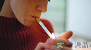 提醒：早上起床就抽烟更易致癌