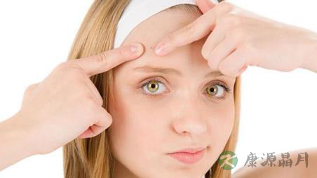 提醒：8种错误做法让痘痘缠身