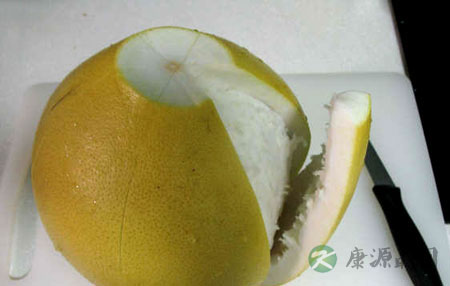 吃柚子别扔柚子皮:柚子皮妙用多 吃柚子别扔柚子皮:柚子皮妙用多