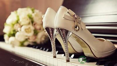 高跟鞋与女性腰腿痛有关 高跟鞋与女性腰腿痛有关