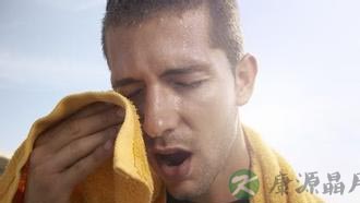 腋下压力汗!警惕4大出汗异常信号