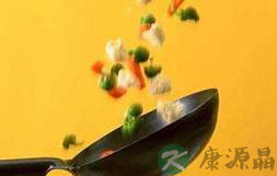 警惕10种炒菜方式 或“炒出”癌症