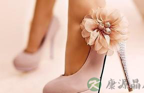 提醒:长期穿高跟鞋或致顺产困难 提醒:长期穿高跟鞋或致顺产困难