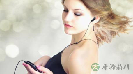 惊!手机的细菌竟比马桶垫还要脏