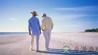 从走路姿势看寿命长短 8种步态的隐患