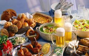 晚吃太多危害大 当心6疾病找上门 晚吃太多危害大 当心6疾病找上门