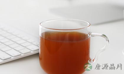 台风天气小心病从脚入