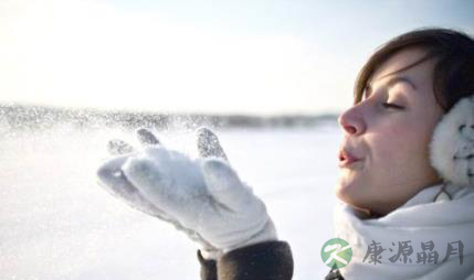 围巾手套抗寒易诱发呼吸道疾病