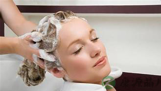 洗头禁忌多 3个时间段洗头或招病