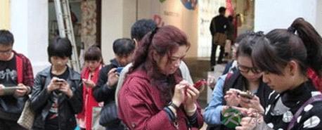 长时间玩手机造成6大致命伤害