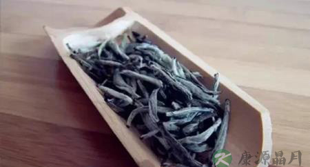 白茶：一年茶，三年药，七年宝