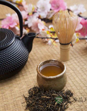 咽喉疼痛怎么办？5款药茶消肿解痛