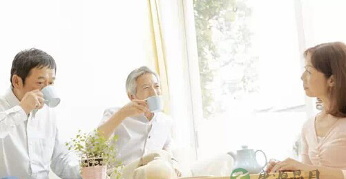 老人喝茶应学会三点