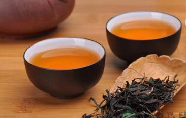 品鉴正山小种红茶