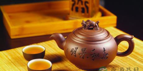 喝茶保健要看年龄