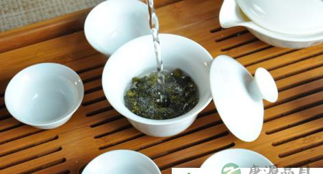 喝茶误区：饮茶禁忌反复冲水