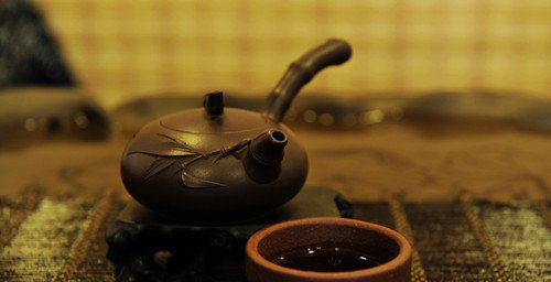 舌尖上的茶文化：杜仲雄花茶
