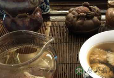 推出冬季暖胃红茶，盼君品茗！