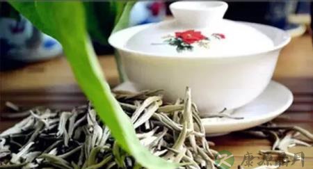 白茶：一年茶，三年药，七年宝