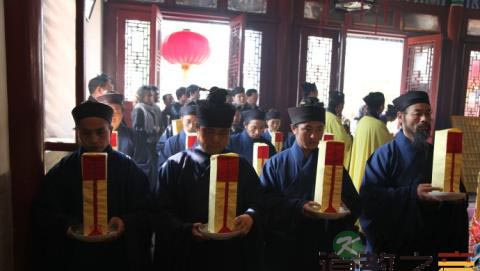 冠巾状