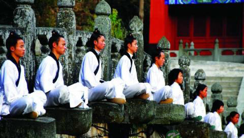 张三丰初登武当山揽胜 叹曰“此山异日必大兴”