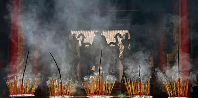 陈思呈：乡土中国的神仙代言人