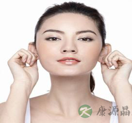 揉耳朵好处多多 教你如何揉耳朵