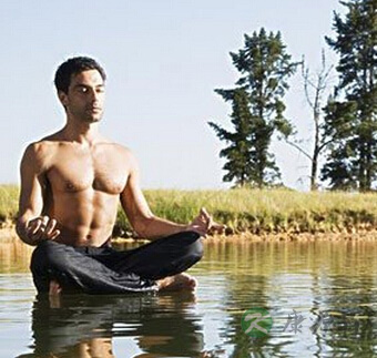 水上瑜伽给你不一样的6感受 水上瑜伽给你不一样的6感受