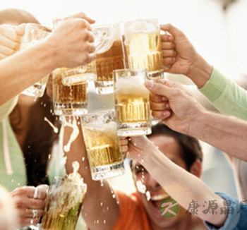 夏季喝啤酒解暑热 4个喝啤酒误区要避开 夏季喝啤酒解暑热 4个喝啤酒误区要避开