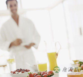 男人夜间如何护肤 教你4招男人夜间护肤方法 男人夜间如何护肤 教你4招男人夜间护肤方法