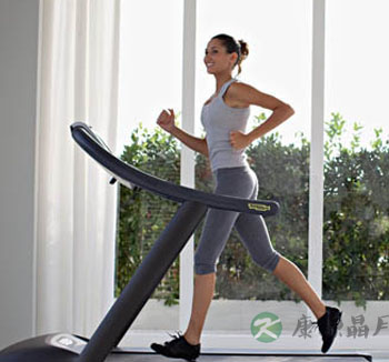 夏季十个养生小常识 热水洗脚喝热茶