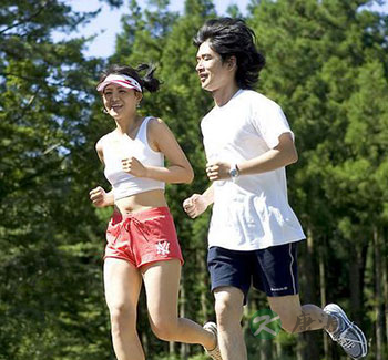 喝水怕快眼睛怕晒 入夏6件事最威胁健康 喝水怕快眼睛怕晒 入夏6件事最威胁健康