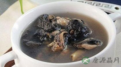 常喝乌鸡汤养生功效多 常喝乌鸡汤养生功效多