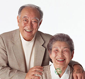 老年人吃什么补钙 老年人补钙有哪些误区