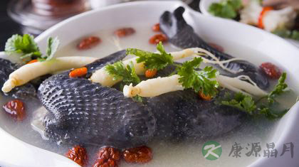 常喝乌鸡汤养生功效多 常喝乌鸡汤养生功效多