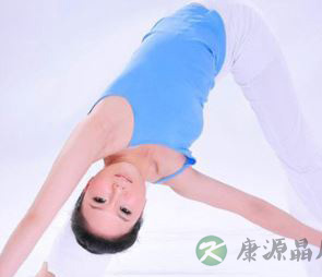 如何练瘦身排毒高温瑜珈 塑造自我完美体态