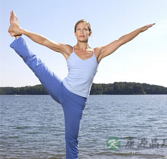 瑜伽瘦腰3式 轻松抹平小肚腩 瑜伽瘦腰3式 轻松抹平小肚腩