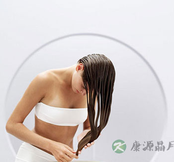 为什么会有抬头纹 生活中哪些恶习会产生皱纹 为什么会有抬头纹 生活中哪些恶习会产生皱纹