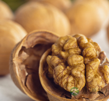 夏季吃什么防晒 吃什么可以减轻紫外线辐射 夏季吃什么防晒 吃什么可以减轻紫外线辐射