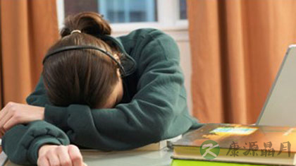 球迷熬夜 护胃有招