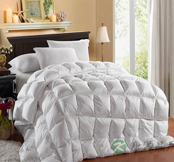 夏天盖什么被子好 如何挑选合适喜欢的夏被 夏天盖什么被子好 如何挑选合适喜欢的夏被