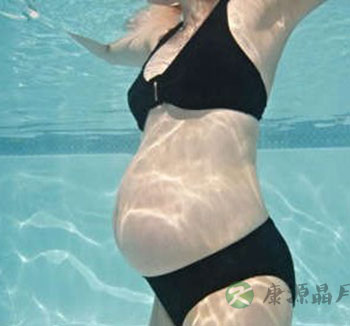 孕妇游泳应选哪种游泳姿势 需注意哪些事项