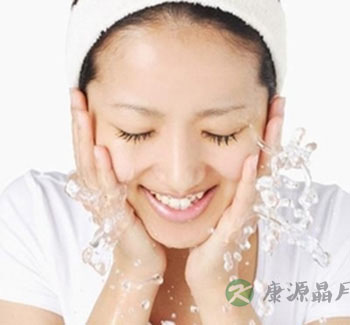 早上到底该不该洗脸 早晨洗脸的4大禁忌 早上到底该不该洗脸 早晨洗脸的4大禁忌