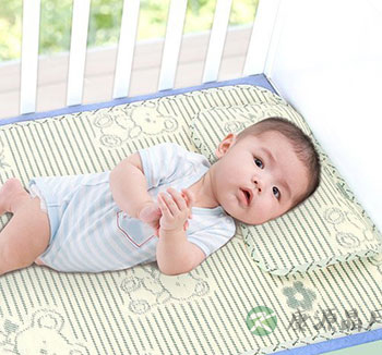 夏季睡凉席小心凉席皮炎 四类人不宜睡凉席 夏季睡凉席小心凉席皮炎 四类人不宜睡凉席