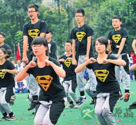 优美动感的韵律操 韵律操对少年的健身好处