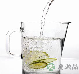 柠檬水的功效 泡柠檬水的小窍门