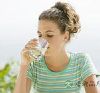 夏季健康喝水14个原则 补水最好是白开水 夏季健康喝水14个原则 补水最好是白开水