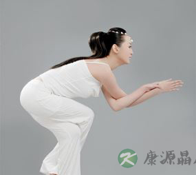 如何练瘦身排毒高温瑜珈 塑造自我完美体态