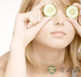 眼袋是如何形成的 祛除眼袋的方法有哪些？